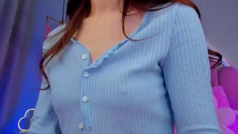 Snapshot of elsa_xo chatting on 02/25/25, 11:33 Michelle online show from 02/25/25, 11:33
