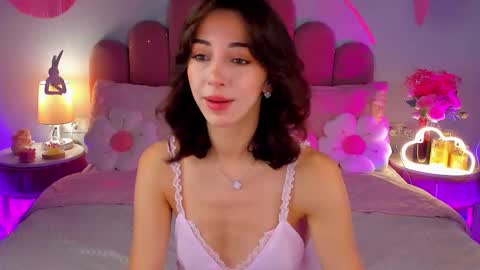 Snapshot of elsa_xo chatting on 10/06/25, 07:22 Michelle online show from 10/06/25, 07:22