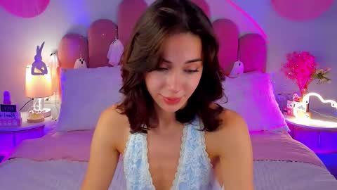 Snapshot of elsa_xo chatting on 11/01/25, 08:22 Michelle online show from 11/01/25, 08:22