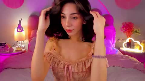 Snapshot of elsa_xo chatting on 11/03/25, 08:21 Michelle online show from 11/03/25, 08:21