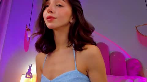 Snapshot of elsa_xo chatting on 11/10/25, 08:52 Michelle online show from 11/10/25, 08:52