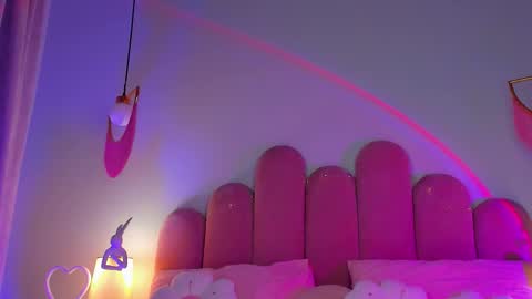 Snapshot of elsa_xo chatting on 11/26/25, 09:16 Michelle online show from 11/26/25, 09:16