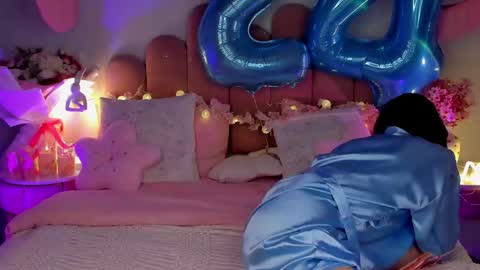 Snapshot of elsa_xo chatting on 04/17/26, 07:50 Michelle online show from 04/17/26, 07:50