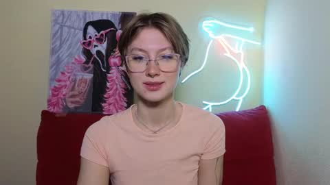 Snapshot of elsaangel chatting on 10/19/25, 01:50 elsaangel online show from 10/19/25, 01:50