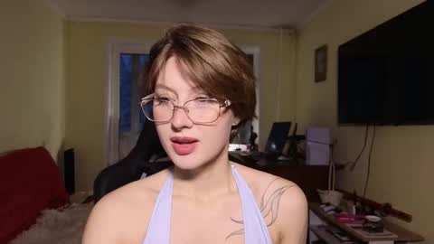 Snapshot of elsaangel chatting on 11/24/25, 01:49 elsaangel online show from 11/24/25, 01:49