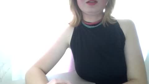 ElsaMartinez online show from 10/04/25, 10:24