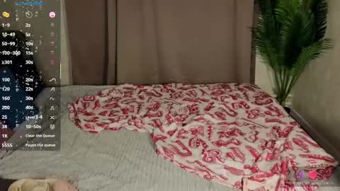 Snapshot of elsie_cutties chatting on 01/06/26, 01:09 Elsie online show from 01/06/26, 01:09