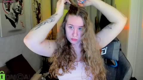 Snapshot of elsie_cutties chatting on 04/23/26, 01:07 Elsie online show from 04/23/26, 01:07