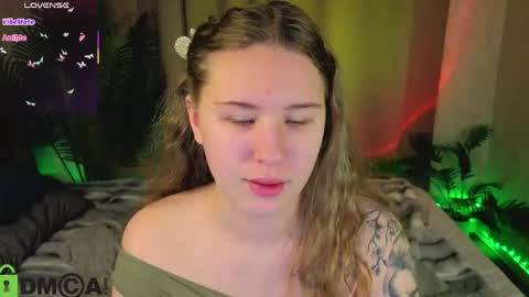 Snapshot of elsie_cutties chatting on 05/15/26, 01:12 Elsie online show from 05/15/26, 01:12