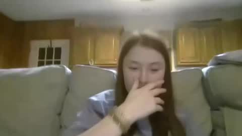 Elsie Rain online show from 12/23/25, 02:20