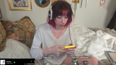 Snapshot of elslove chatting on 12/12/24, 12:05 ELS online show from 12/12/24, 12:05