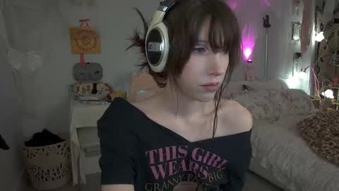 Snapshot of elslove chatting on 03/25/26, 11:33 ELS online show from 03/25/26, 11:33