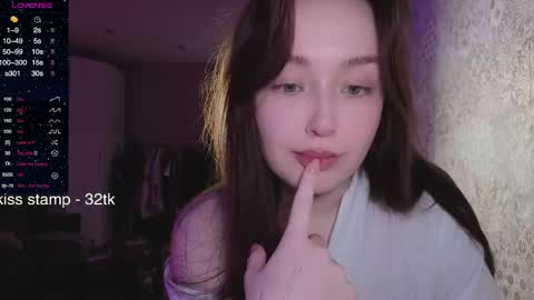 Snapshot of elusive_mia chatting on 06/07/26, 05:49 Mia 3 online show from 06/07/26, 05:49