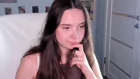 Snapshot of elvienne chatting on 05/23/26, 04:39 Elvienne online show from 05/23/26, 04:39