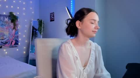 Snapshot of elvienne chatting on 06/06/26, 03:11 Elvienne online show from 06/06/26, 03:11