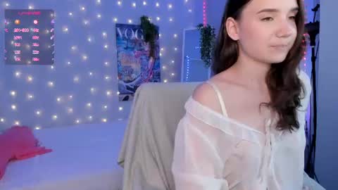 Snapshot of elvienne chatting on 06/12/26, 04:00 Elvienne online show from 06/12/26, 04:00
