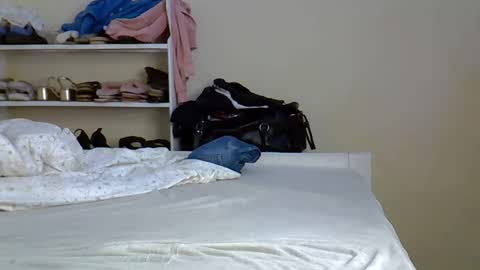 flo online show from 11/07/25, 09:09