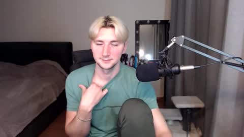 Snapshot of elvin_vaenight chatting on 09/10/25, 09:37 Elvin Vaenight online show from 09/10/25, 09:37