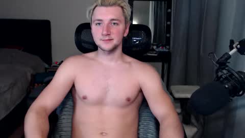 Snapshot of elvin_vaenight chatting on 10/10/25, 12:31 Elvin Vaenight online show from 10/10/25, 12:31