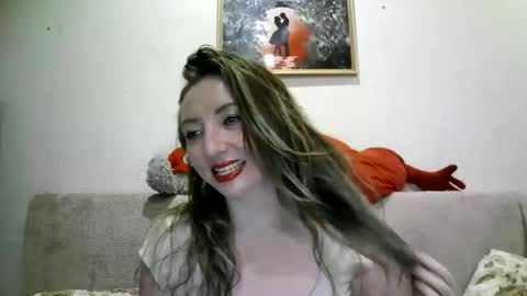 Snapshot of elvinasweet chatting on 09/25/25, 01:31 ElvinaSweet online show from 09/25/25, 01:31