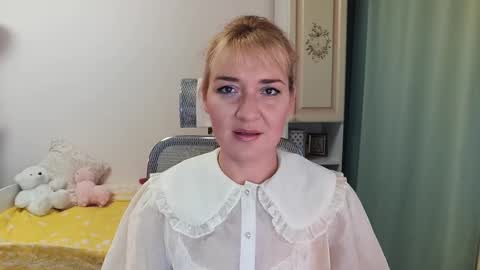 Elvira online show from 12/06/24, 11:33