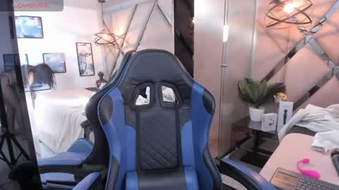 Snapshot of ely09_ chatting on 04/23/26, 09:39 --- Ely--- online show from 04/23/26, 09:39