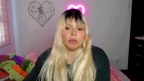 Snapshot of elymoon chatting on 09/10/25, 09:59 Ely online show from 09/10/25, 09:59