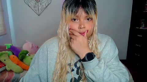 Snapshot of elymoon chatting on 09/29/25, 07:08 Ely online show from 09/29/25, 07:08