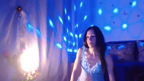 Elisa online show from 02/25/26, 07:23