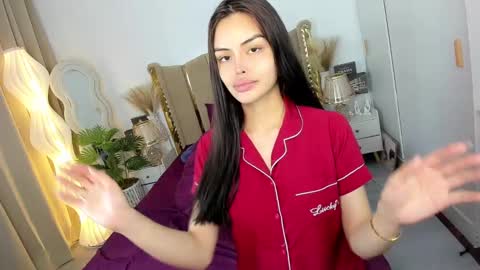 Snapshot of elyshunter chatting on 01/19/25, 07:15 ElysHunter the girl will hunt you  online show from 01/19/25, 07:15