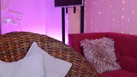 Elysia online show from 12/02/25, 09:10