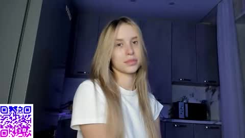 Snapshot of elysia_xo chatting on 10/10/25, 11:59 Elysia online show from 10/10/25, 11:59