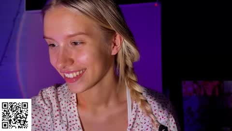 Snapshot of elysia_xo chatting on 11/10/25, 10:42 Elysia online show from 11/10/25, 10:42