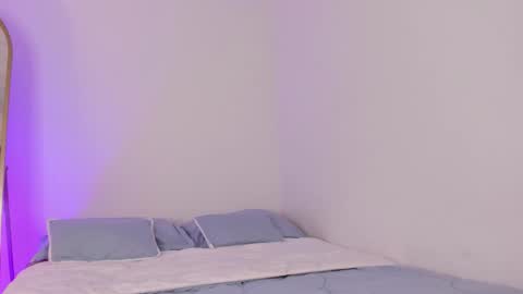 Snapshot of elza_fuentes01 chatting on 02/20/26, 08:09 Michelle online show from 02/20/26, 08:09