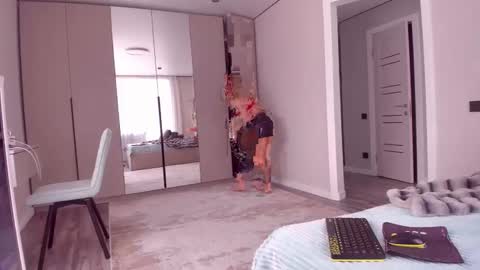 Snapshot of elza_mature chatting on 05/04/26, 08:43 Elza online show from 05/04/26, 08:43