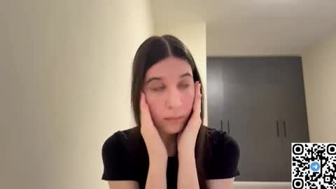 Snapshot of elzabagwell chatting on 03/06/26, 10:45 Monica online show from 03/06/26, 10:45
