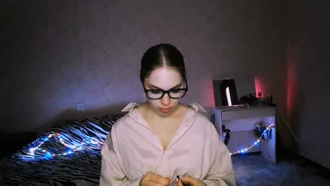 Snapshot of elzabagwell chatting on 03/18/26, 05:05 Monica online show from 03/18/26, 05:05