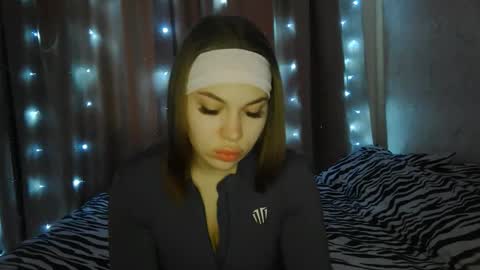Snapshot of elzabagwell chatting on 03/30/26, 02:29 Monica online show from 03/30/26, 02:29