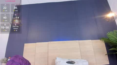 Snapshot of em1ly_jones chatting on 03/31/26, 11:43 Emily online show from 03/31/26, 11:43