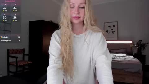Emilie online show from 09/13/25, 04:40