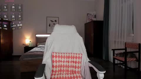 Emilie online show from 10/24/25, 03:30