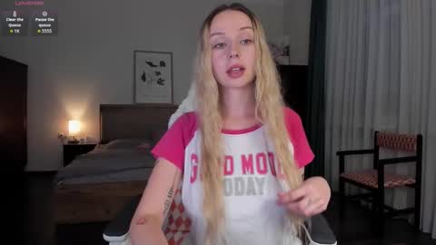 Emilie online show from 11/17/25, 03:51