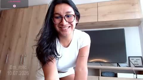 Snapshot of em_rotic chatting on 07/10/26, 04:42 Emilia online show from 07/10/26, 04:42