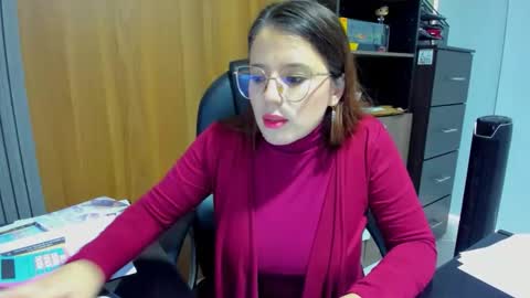 Snapshot of ema_04 chatting on 12/20/25, 08:49 Estefany Martinez Acua INSTAGRAM ema 04oficial online show from 12/20/25, 08:49