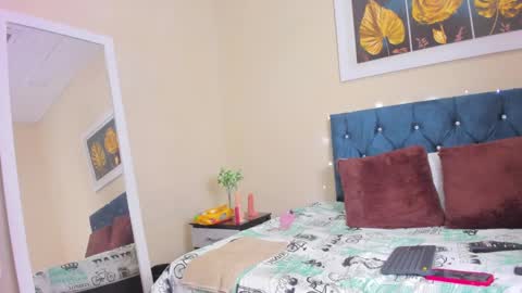 Snapshot of ema_garciaa chatting on 01/05/25, 01:58 ema garcia online show from 01/05/25, 01:58