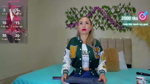 Snapshot of ema_garciaa chatting on 02/15/25, 02:33 ema garcia online show from 02/15/25, 02:33