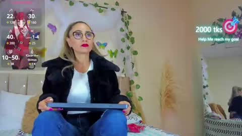 Snapshot of ema_garciaa chatting on 03/08/25, 02:30 ema garcia online show from 03/08/25, 02:30