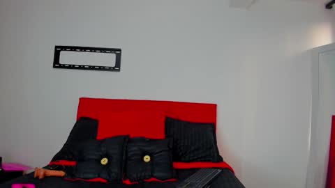 Snapshot of ema_garciaa chatting on 11/02/25, 11:23 ema garcia online show from 11/02/25, 11:23