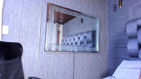 ema_grey1 online show from 10/29/25, 05:47