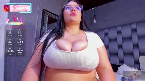 ema_grey1 online show from 11/11/25, 05:35